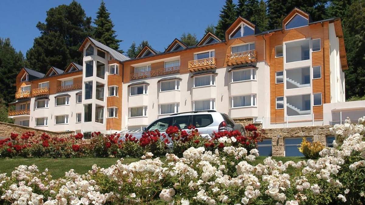 El hotel del complejo turístico donde ocurrió el alud. Fuente (Booking).