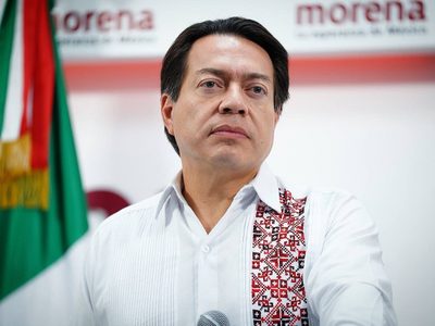 Morena avala que encuestadora propuesta por Monreal sea sustituida por la de Ebrard