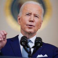 Biden reta a legisladores a enfrentar el cabildeo en favor de las armas