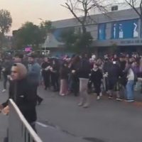 Vecinos de Avellaneda “saquearon” un sándwich gigante de matambre a la pizza