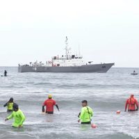 Desperada búsqueda de un joven sanjuanino arrastrado por el mar en La Serena