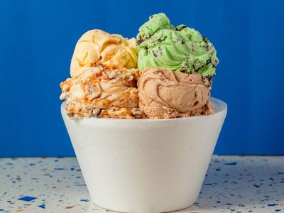 Con los potes de helado que ibas a tirar, hacé las macetas más lindas y elegantes para darle glamour a tus plantas