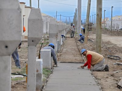 Construirán veredas con mano de obra de organizaciones sociales en dos tomas de Neuquén