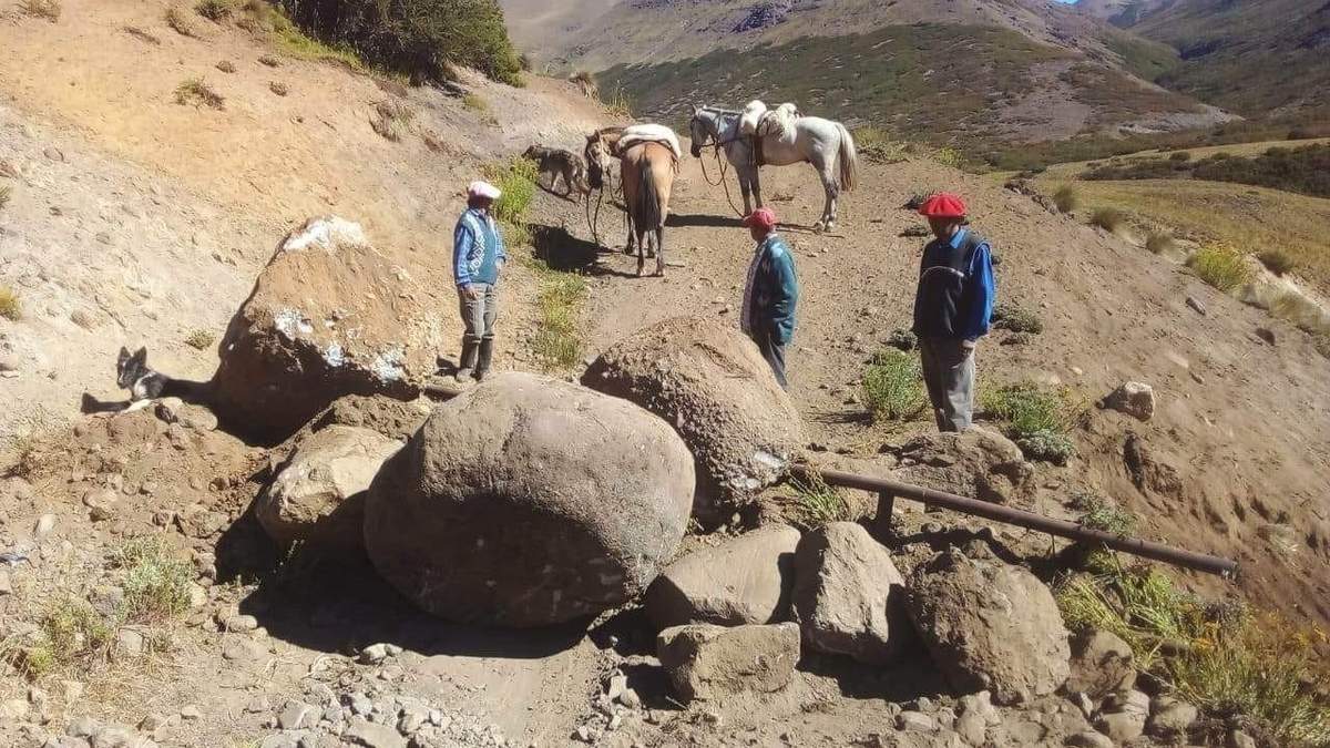 Los crianceros que se niegan a pagar ven imposibilitado su paso. Fuente: (Fm Chos Malal)