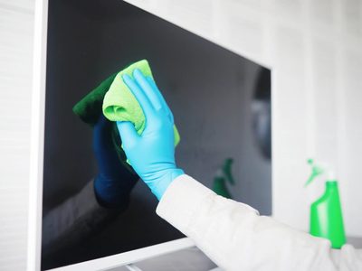 Cómo limpiar la pantalla del televisor o la computadora sin dañarla y que quede impecable