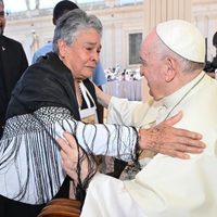 Madre de cuatro desaparecidos lleva petición al Papa Francisco: "detener la violencia"