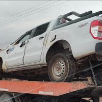 Una camioneta intentó sobrepasar a un camión en la ruta 51 y terminó volcando