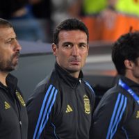 Lionel Scaloni y el cuerpo técnico de la Selección Argentina se sumaron a la campaña para ayudar a Bahía Blanca