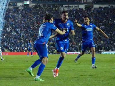 Cruz Azul es semifinalista de la Liga MX tras vencer a Pumas en el global (Video)