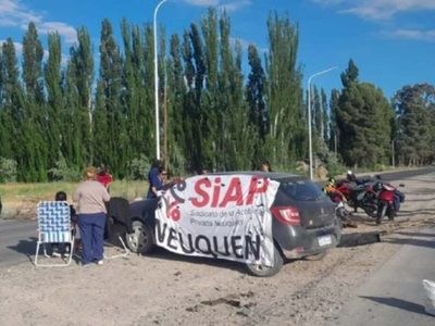 Salud intervino en el reclamo de los tercerizados del hospital Centenario y realizó los depósitos