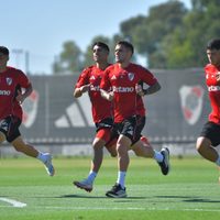 Con una cláusula millonaria: el juvenil de River que firmó la renovación antes de irse a préstamo