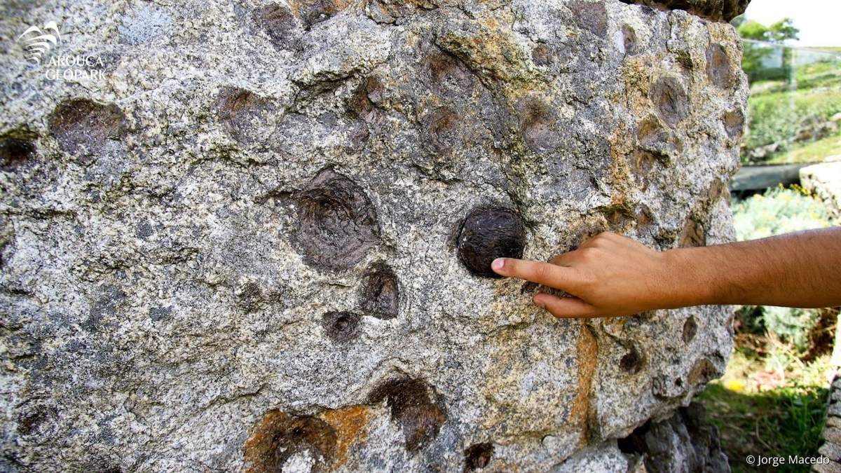 Una "Pedra Parideira". Fuente: (Twitter)