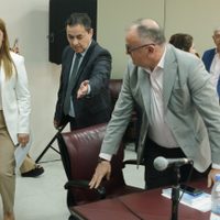 Escándalo en la Legislatura: Gloria Ruiz fue a la comisión y estuvo frente a los diputados, pero pidió tres días para efectuar su descargo