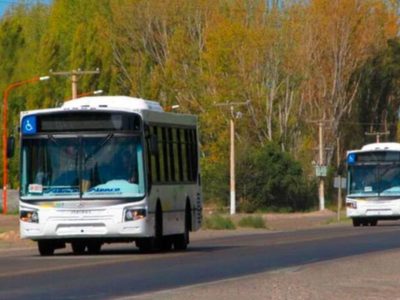 Aumento confirmado: viajar en colectivo en Centenario costará más de 2 mil pesos