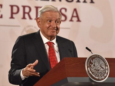 AMLO celebra el proyecto de Biden para la regularización de migrantes casados con estadunidenses