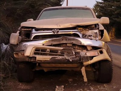 Dejó su camioneta estacionada en San Martín de los Andes y desconocidos la chocaron y huyeron