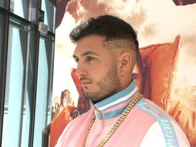 El culebrón del año: Omar Montes es filmado en un comprometedor acto y decide alejarse de las redes