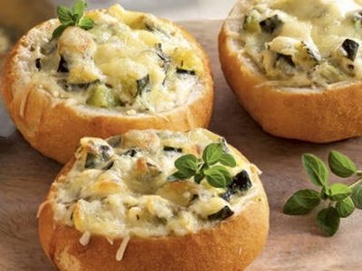 Pizzetas rellenas: en pocos pasos y muy crocante, la receta perfecta y fácil para la picada del finde