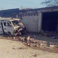 Estalla 'auto bomba” frente a sede de autodefensa en Acapulco (Video)