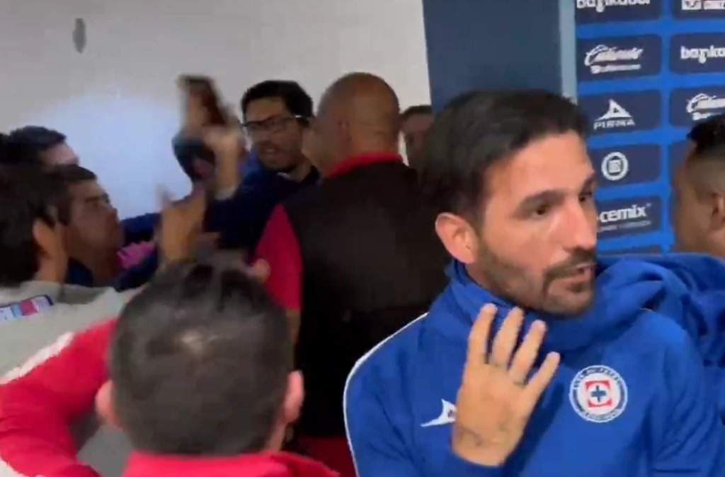 Reportero denuncia agresiones de directivos de Cruz Azul y amenazas de policías
