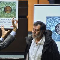 Entre lacayos y el Volvo de un millón de Fernández Noroña