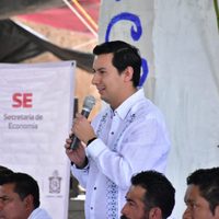 Secretario de Economía de Oaxaca desoye reclamos por impuesto al mezcal