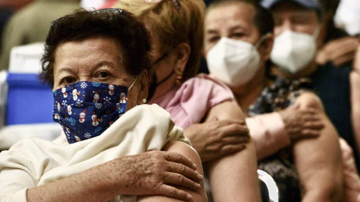 Vacunación a personas mayores de 60 años en la Ciudad de México