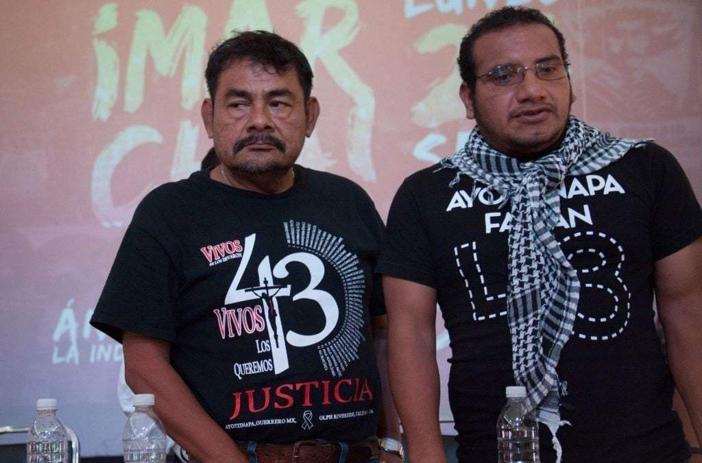 A la izquierda Felipe de la Cruz Sandoval