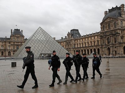 La campaña olímpica 'París 2024”, víctima colateral del ataque en el Carrousel du Louvre