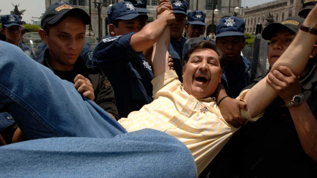Fernández Noroña. Contradicciones