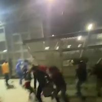 Deja 21 lesionados riña en penal de Apodaca; cae portón sobre un camarógrafo y un fotógrafo