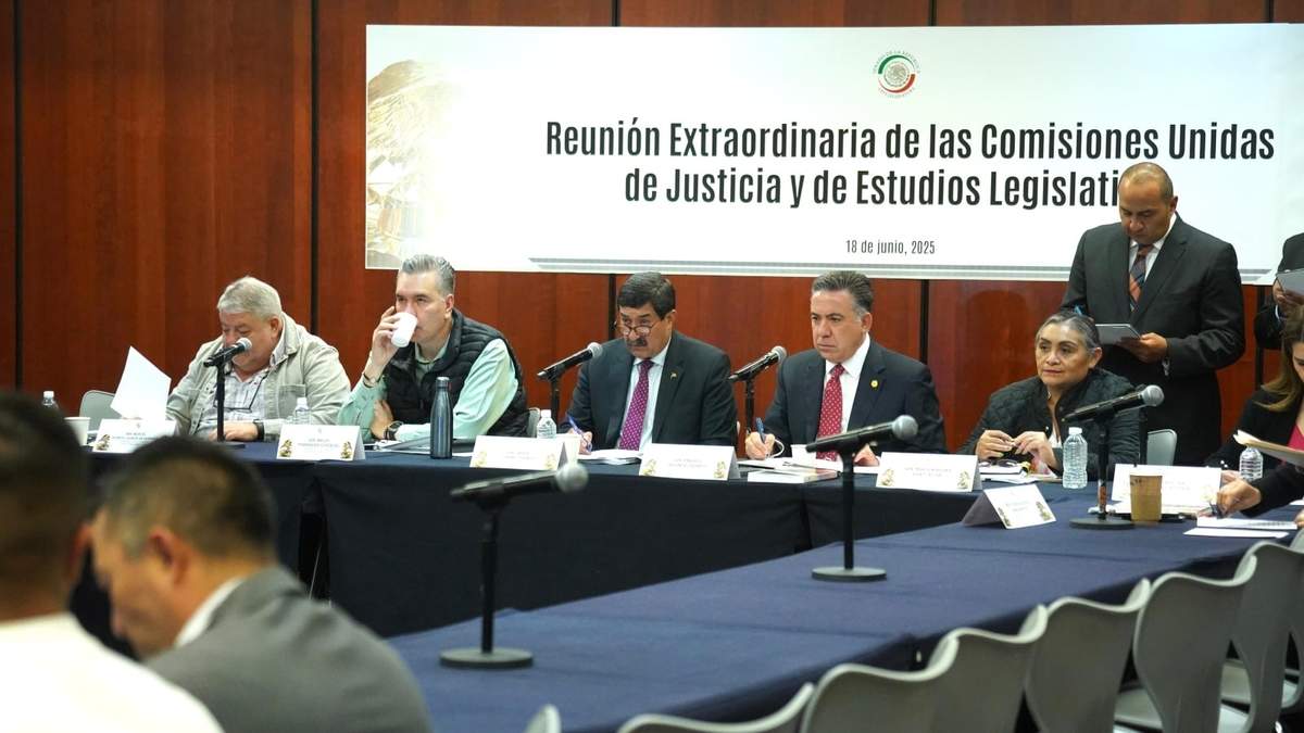 Reunión de las comisiones unidas de Justicia y de Estudios Legislativos del Senado