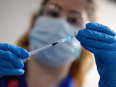 Reino Unido supera el millón de personas vacunadas contra covid-19