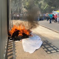 Segunda protesta en sede del PAN; Marko Cortés acusa: “son porros” enviados por AMLO