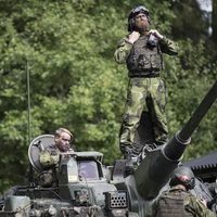 Suecia dará mil 200 militares, seis buques de guerra y 24 aviones de combate a la defensa de la OTAN