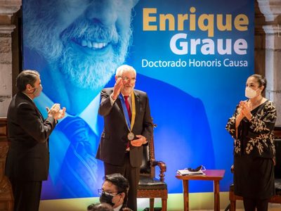 Graue defiende la autonomía universitaria y el financiamiento “oportuno y suficiente” del Estado