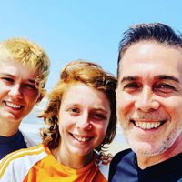 El hermoso reencuentro de Rodolfo Barili con sus hijos tras 56 días alejados por la cuarentena