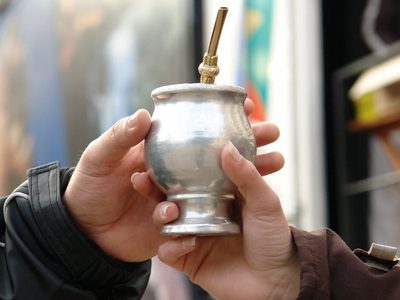 Brote de coronavirus: una ronda de mates puso en cuarentena a toda una ciudad