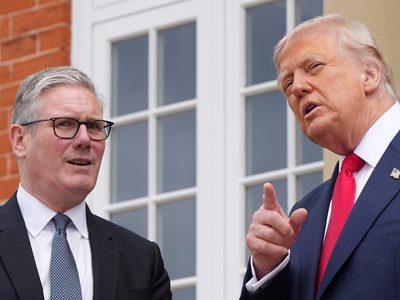 Trump presume sus campos de golf ante líder británico mientras se agrava la crisis en Gaza