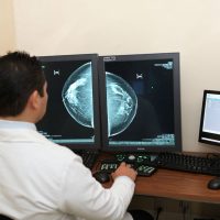Ligados al estilo de vida de los mexicanos, la mitad de los tipos de cáncer más frecuentes: Ssa