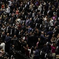 Arranca el debate de la reforma; “no nos someteremos a la tiranía de la toga y el birrete”: Monreal