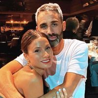 Galería con parrilla y muebles blancos: así decoraron su casa el Pollo Álvarez y Tefi Russo