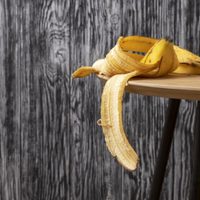 Utilizá las cáscaras de banana para preparar este milagroso remedio casero de las abuelas
