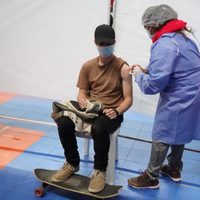 Cómo inscribir a los menores de 18 años para que reciban la vacuna