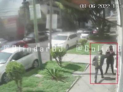 Ciudadano "tacklea" a ladrón de celulares en la Narvarte (Video)