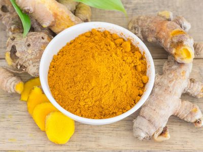 Manteca vegana de cúrcuma: una receta original, saludable, antinflamatoria y muy deliciosa
