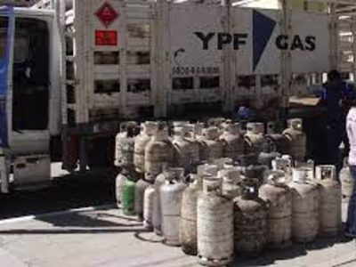 Neuquén adquirirá 45.000 garrafas de gas licuado para hogares sin red de gas natural