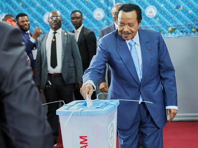 A sus 92 años, el presidente de Camerún asume el cargo para un nuevo mandato