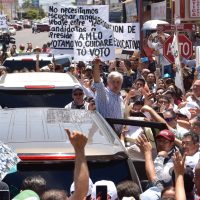 Todos, a la caza de AMLO