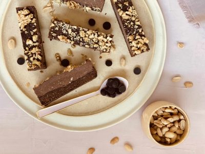 Chocolate tipo Snickers bajo en calorías: tentate con esta receta y comela sin remordimiento